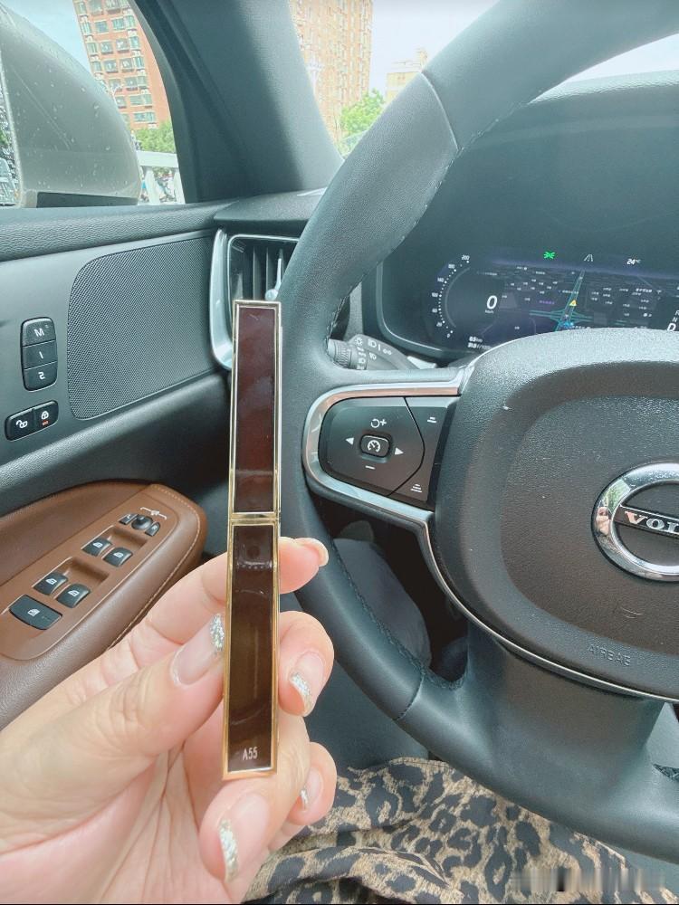 几年前，我把一个关系不错的男性朋友介绍给了一位女性朋友，后来他们谈起了恋爱，在一
