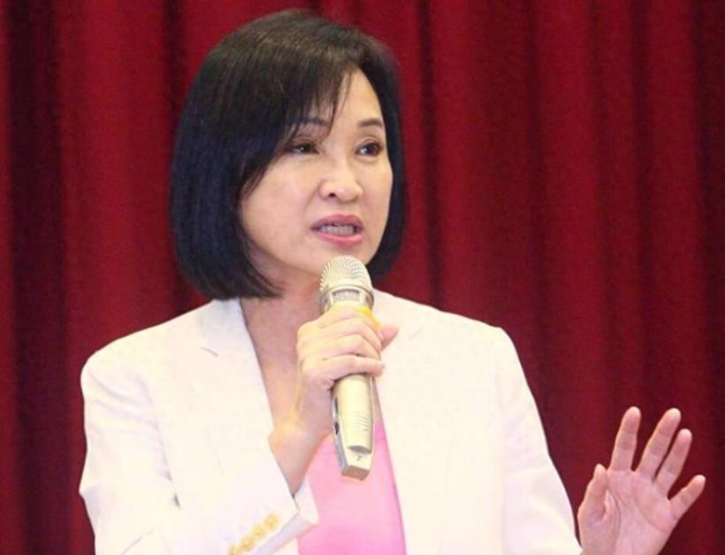 柯志恩栽大了！居然敢给沈伯洋站台！柯志恩最近不好过。她给沈伯洋站台的事