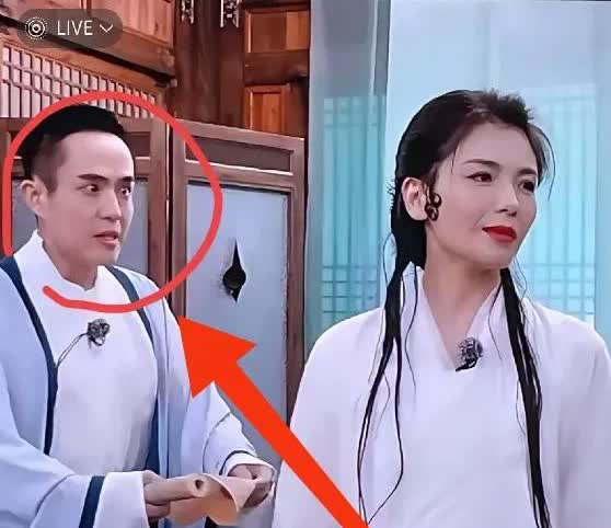 看到王星现在的眼神，我心里咯噔一下…真该好好歇歇了，眼神现在可怕的吓人
