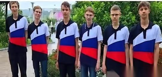 刚刷到个事儿，直接给我看傻了！俄罗斯派6个中学生来太原，参加咱们国家的数学