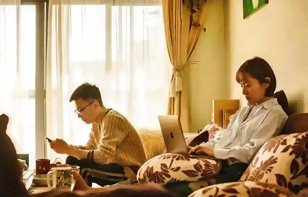 到底要靠什么，才能撑得起一段婚姻呢？答案是：靠男人对老婆的爱和责任，老婆对男