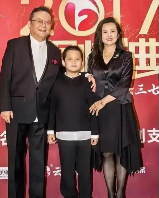 78岁的王刚，60岁的时候得了一子，本以为晚年可以安享清福，没想到现在17