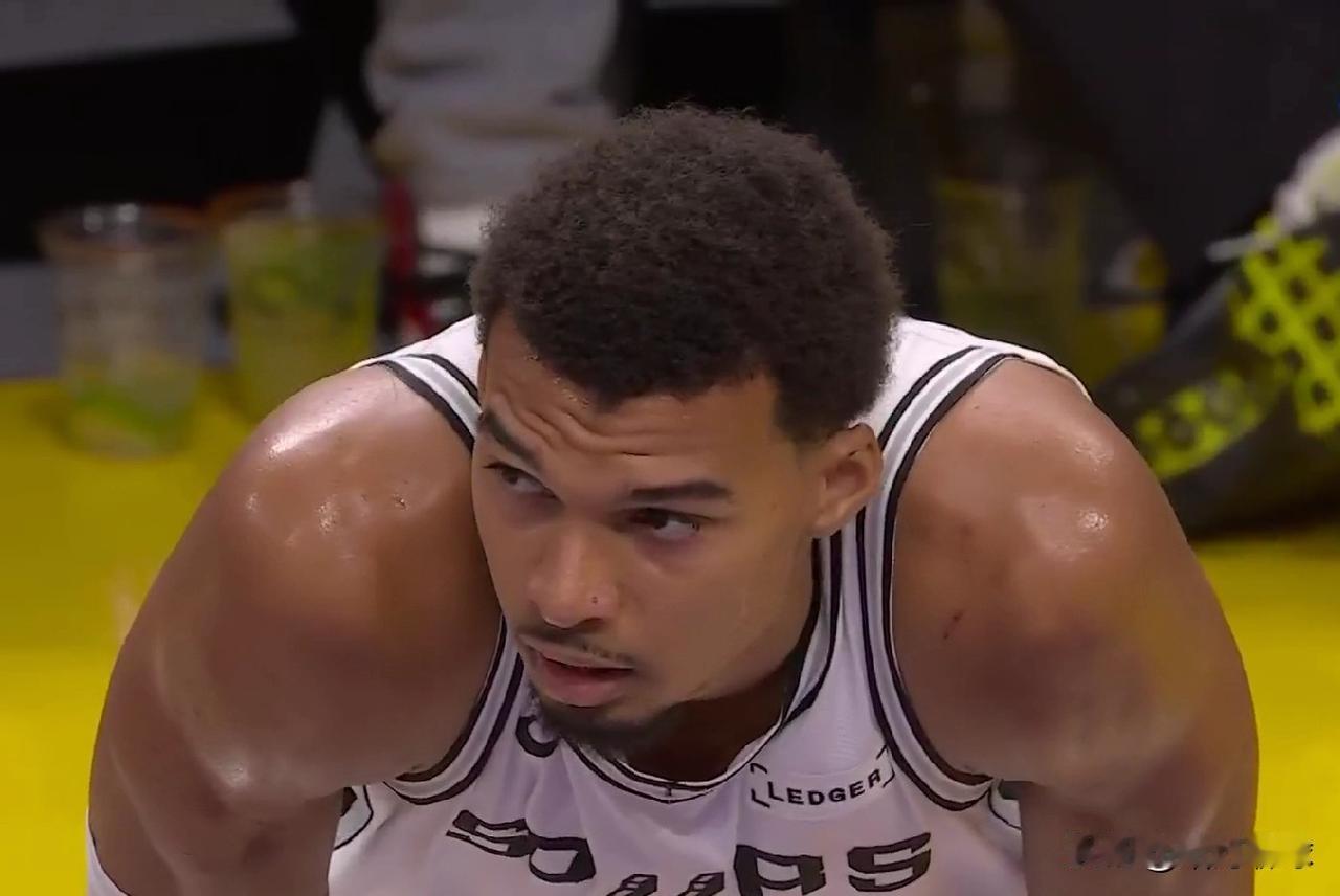 52场比赛打完！！！马刺36胜16负稳坐西部第二！！！场均得：117.6分（联