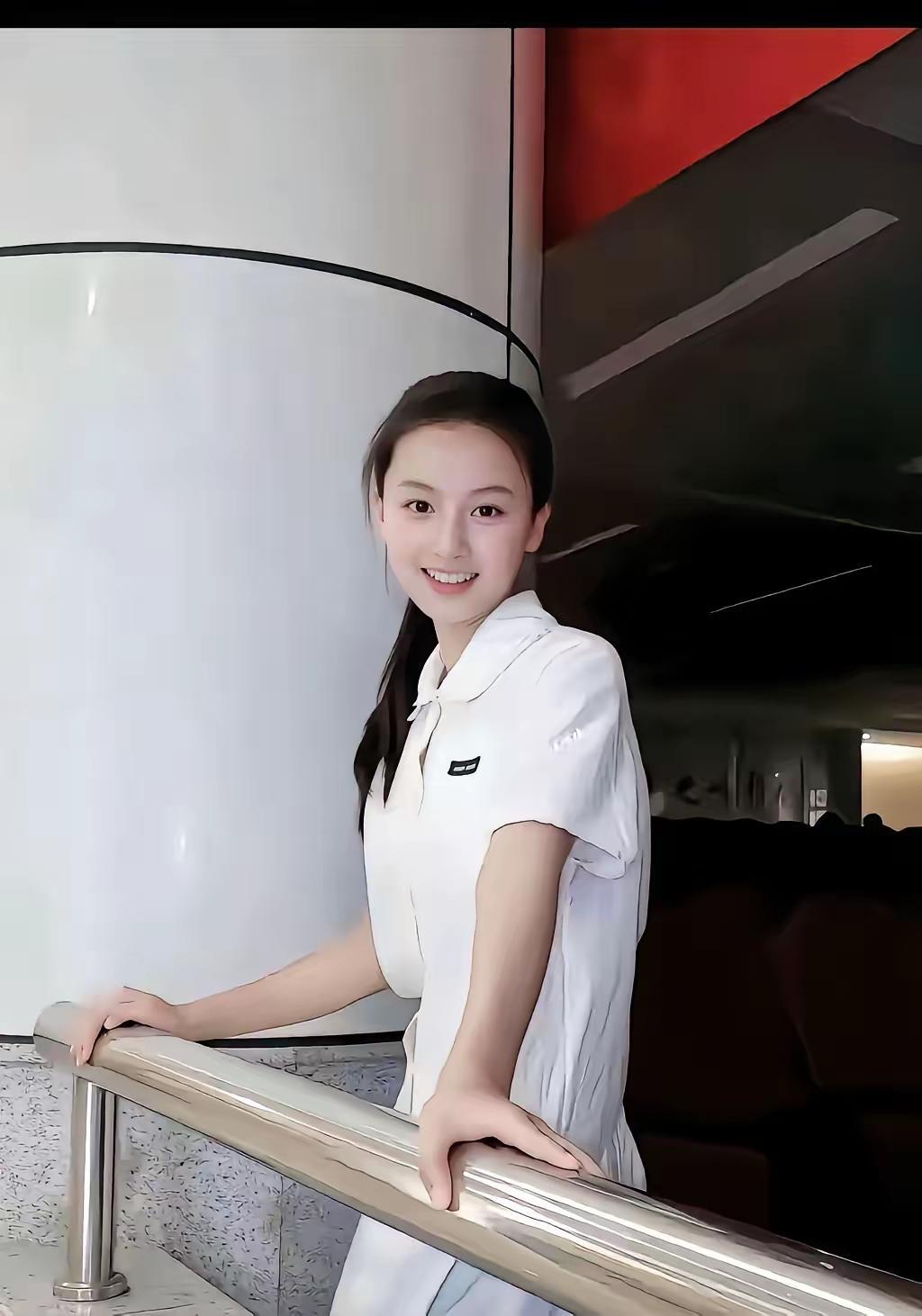 这个笑容迷人吗？