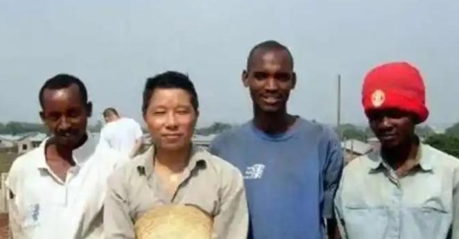 为什么那么多华人去了非洲就回不来了？原本都只是想吃几年苦、赚一笔快钱，攒够钱就回