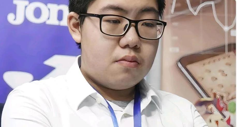 克得死死的！孟繁睿决赛杀得弃子大师曹岩磊猛揉太阳穴！这场“高港杯”决