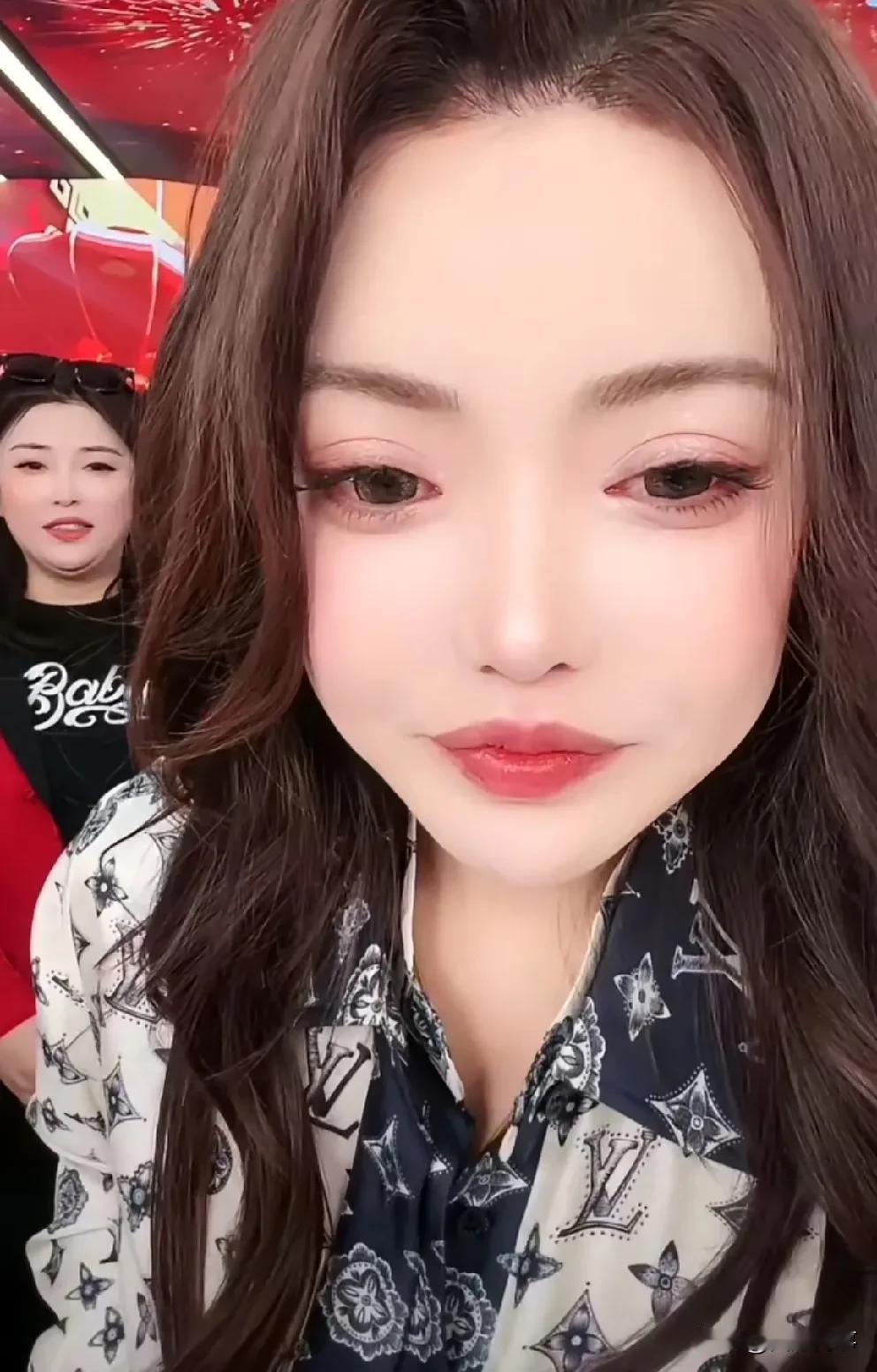 阿宇分析蛋蛋不是富二代，他得给公司赚钱！他在辛选得交巨