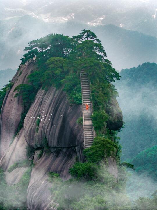 今年爬过最震撼的山‼️我很怕它火😭