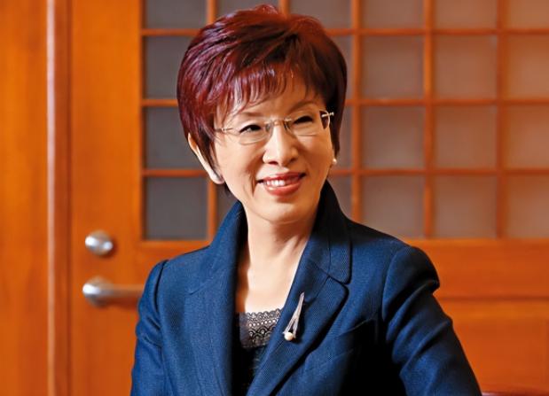 探视完毕，洪秀柱离开监狱，岛内二审开庭，民进党终将被民众唾弃。 蔡正元因三中