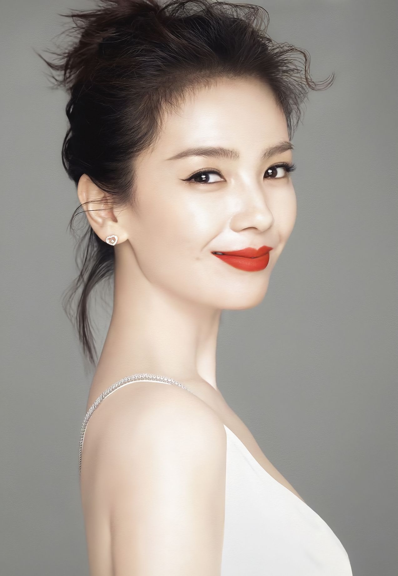 刘涛女儿居然马上要读大学了虽然老说刘涛是妈妈级别的美貌，但这个妈妈级别我以为是三