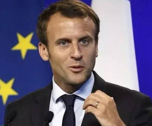 见过小弟巴结大哥的，可你绝对没见过连国家颜面都不顾的。堂堂西方级别最高的G7