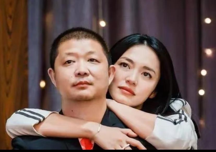 姚晨又又官宣离婚了记得她2011年官宣和凌潇肃离婚如今2026了年又官宣和曹