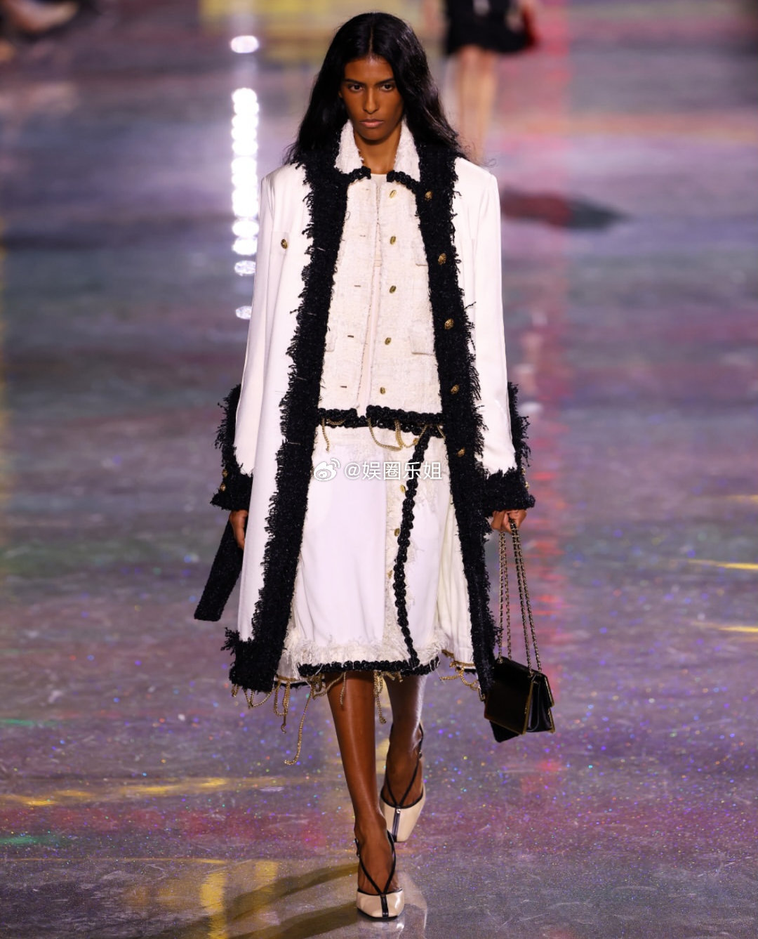 巴黎时装周｜香奈儿2026秋冬大秀在巴黎时装周依然是焦点，创意总监Matthie