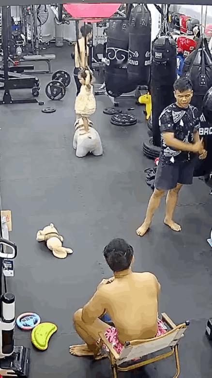 小哥哥们似乎看到了宗门天骄的样子。