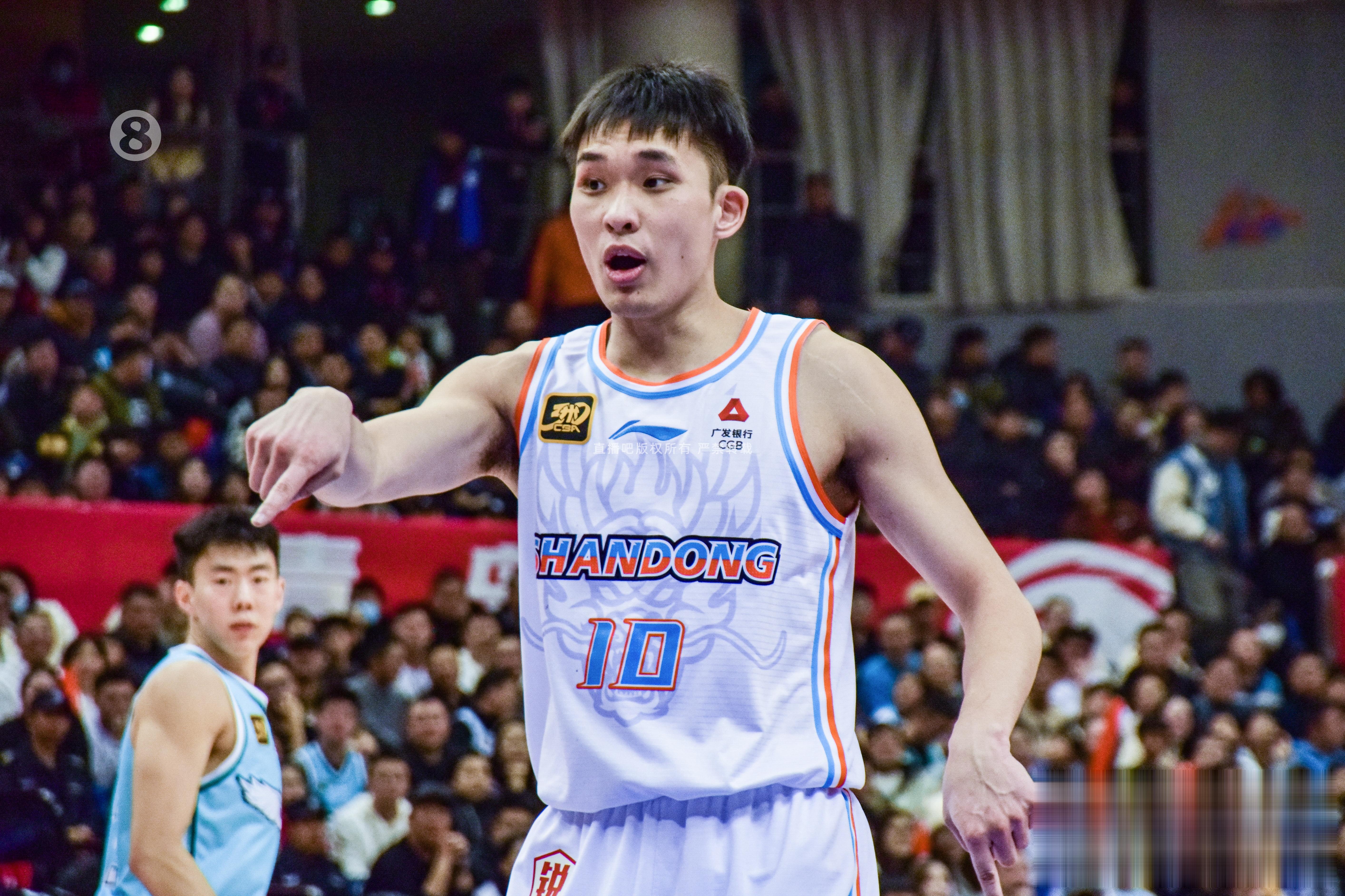 媒体人: 谢智杰天赋&球商&勤奋显而易见 山东队史会有他的位置