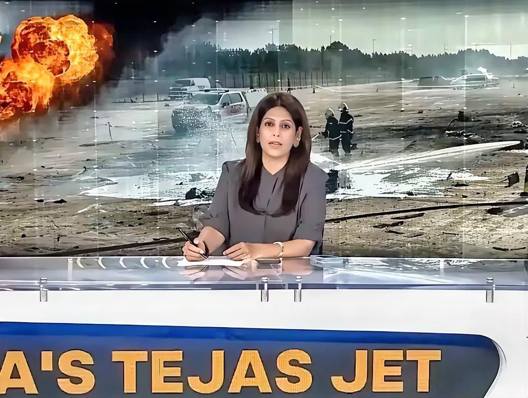 甲亢姐：24年里印度才摔了两架光辉战机，这已经算是非常了不起的成就，网友们不应该