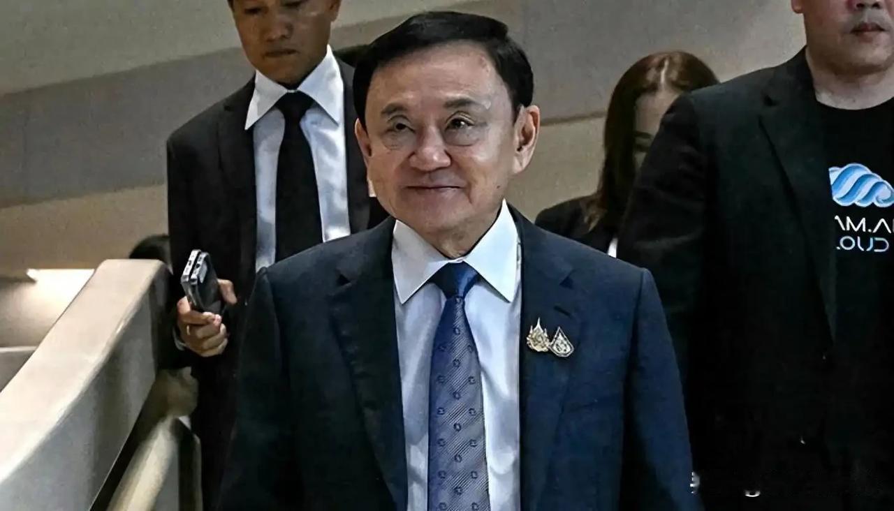 真没有想到啊，泰国前总理他信获得泰国司法部假释以后，竟然又再获泰王恩赐假释，可以