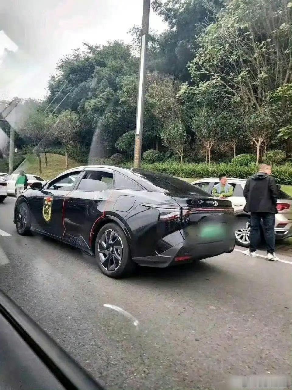 贴这个……难道不尴尬吗？？