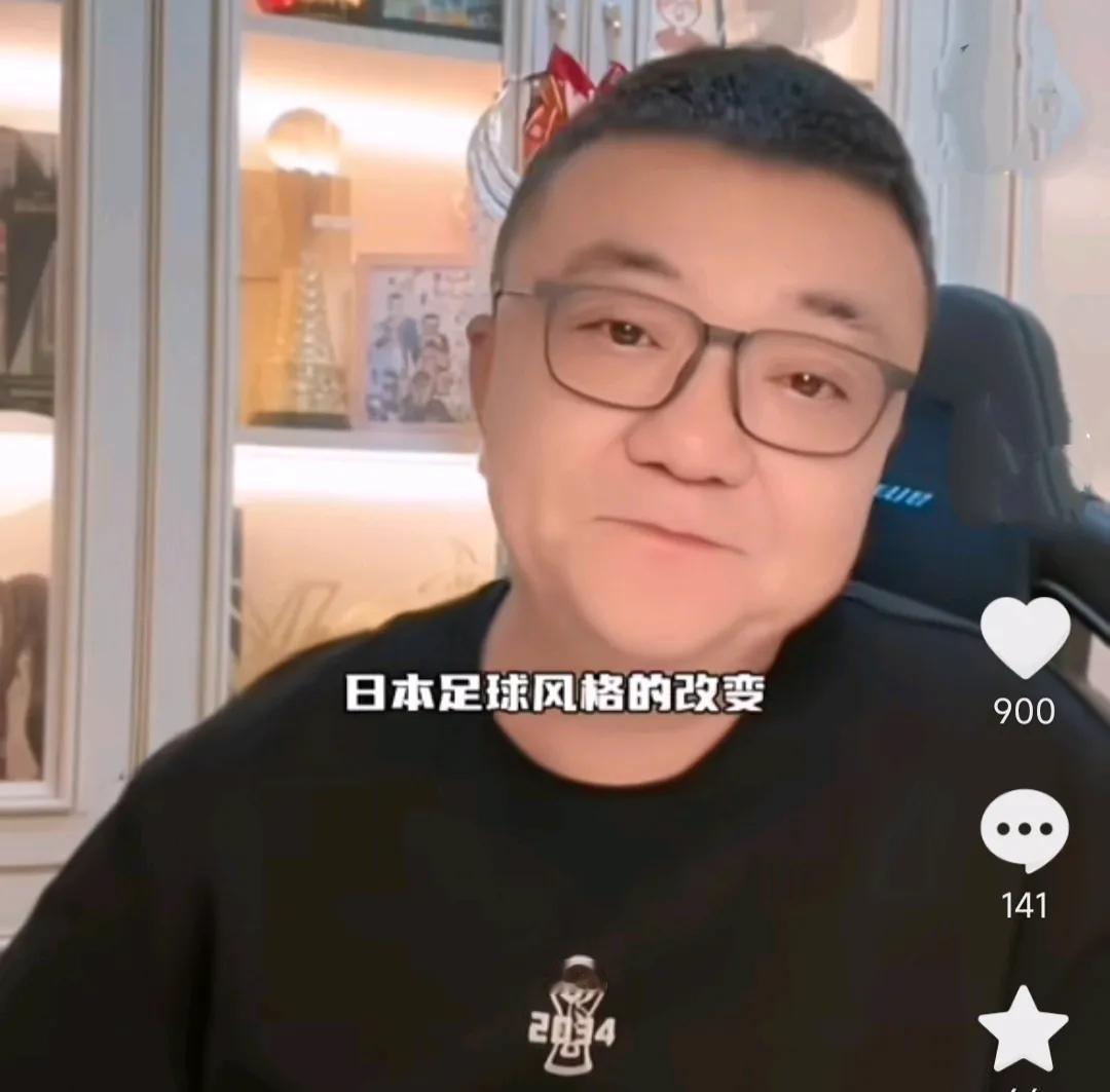 解说员董路在直播间爆了一个料。他表示，日本主教练森保一说的想拿世界杯冠军，那纯