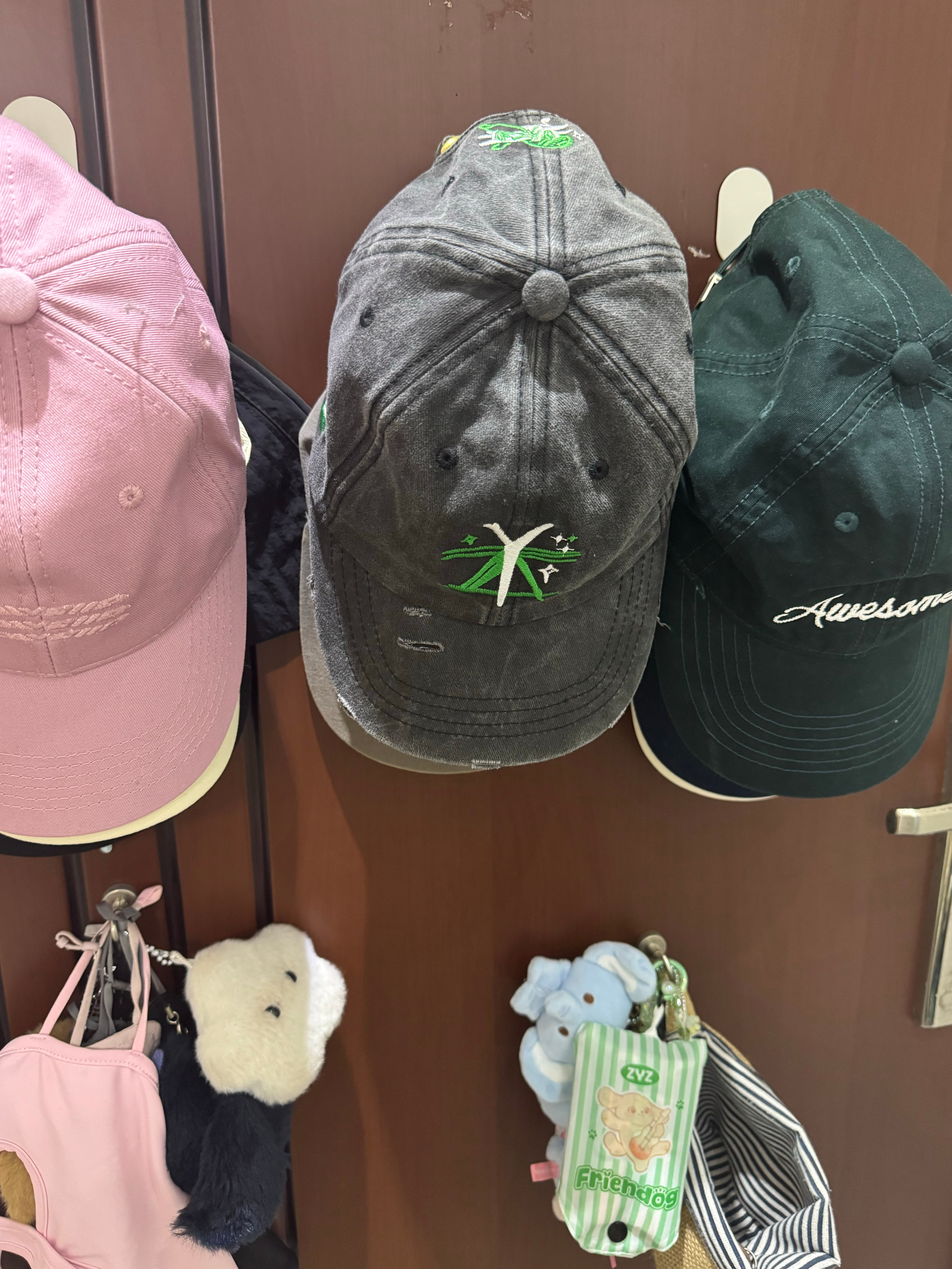 站起来在客厅逛了一圈，全是爱用好物