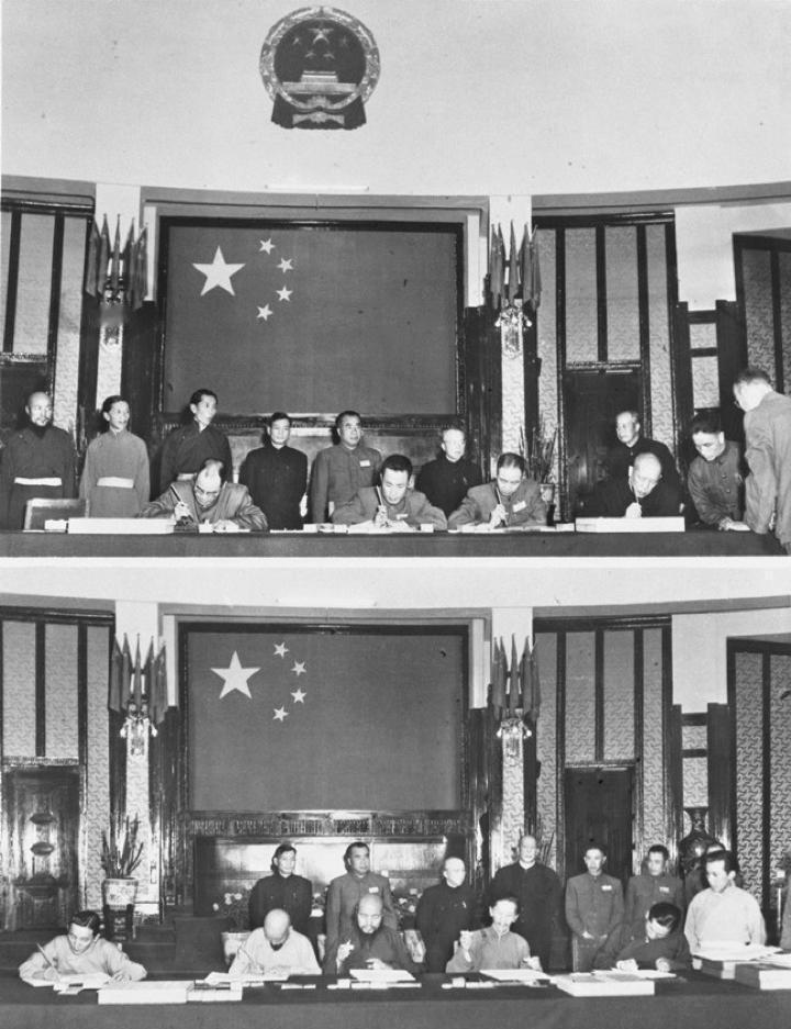 1972年张国华逝世后，周恩来为何含泪紧急下令三事项，并感叹他为何突然离世？1