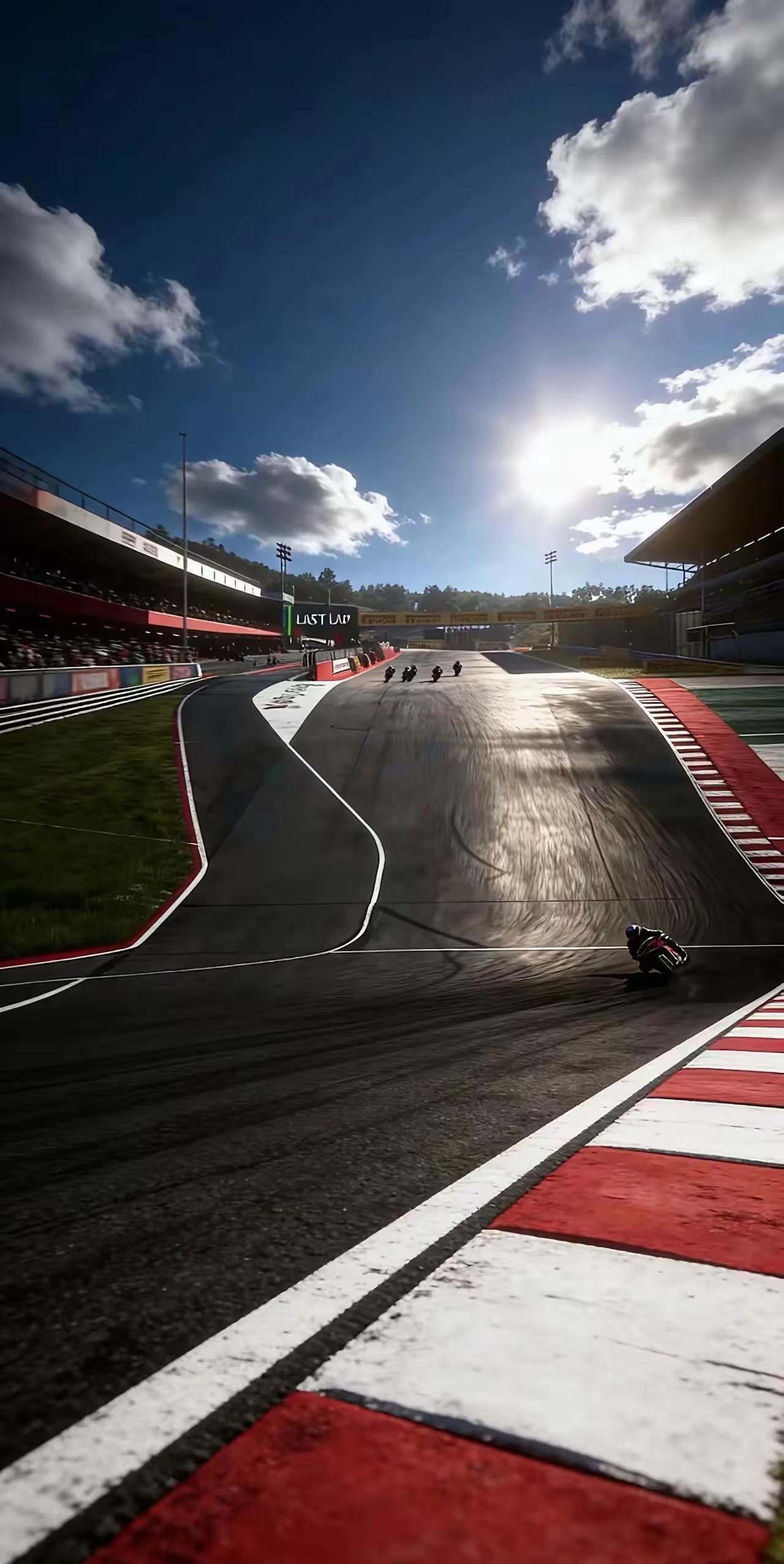 张雪用自己的摩托车证明了中国人在摩托车赛场上还是可以的；比亚迪腾势用易三方证明