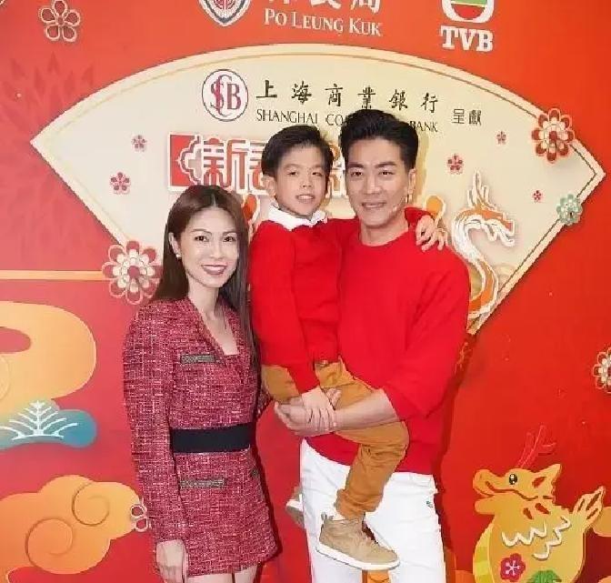 2018年，上海滑稽名家龚仁龙的独子龚昱枫，把自己亲爹告了，那年他才26岁这
