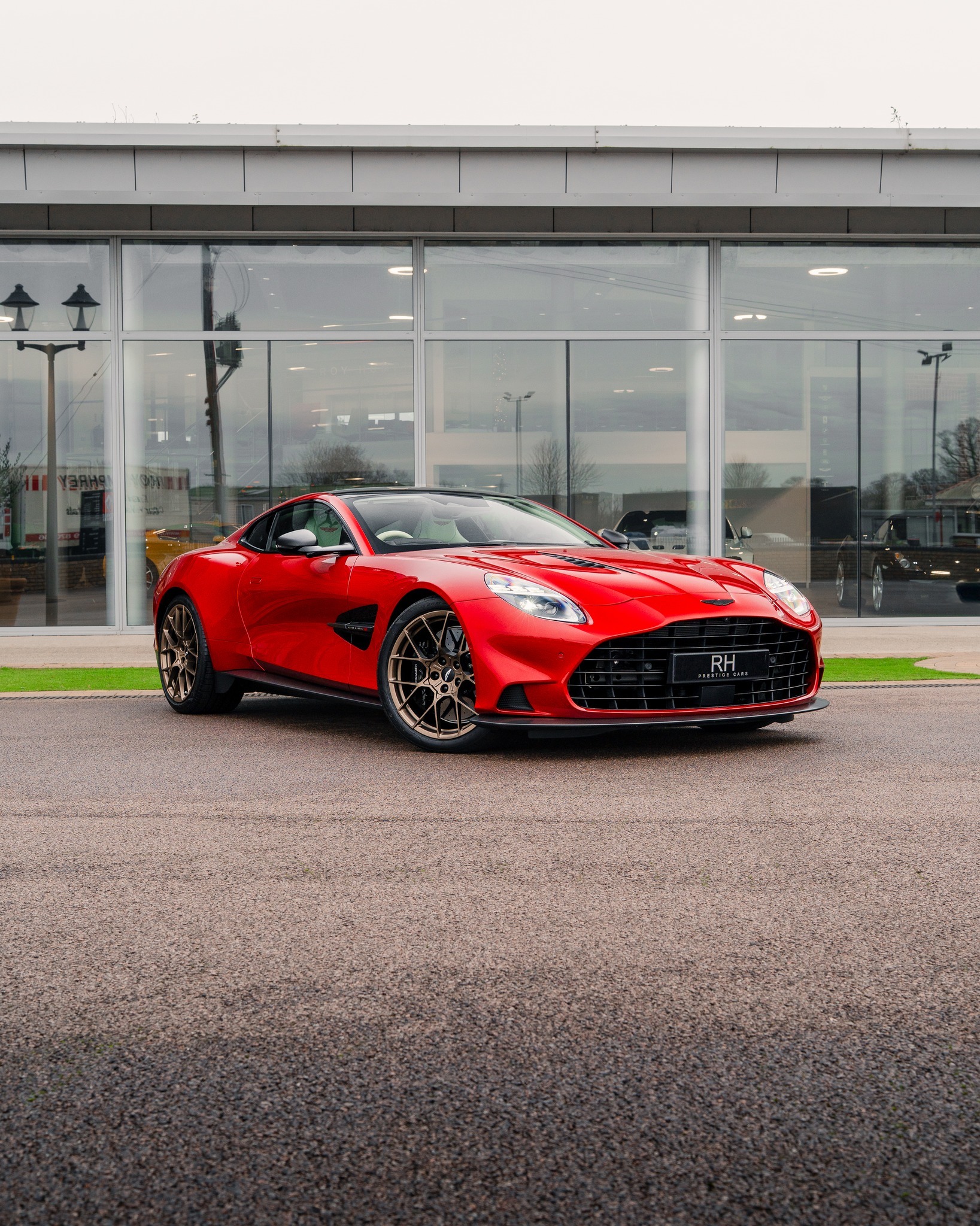 AstonMartinVanquish阿斯顿马丁astonmartin阿斯顿