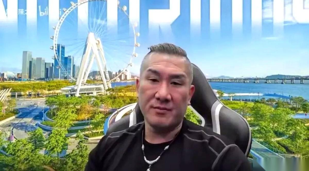 别骂馆长怂，换你敢去吗？馆长这次没去，很多人说他怂了。但这事比现实往往