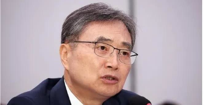 如此口无遮拦，“外交失礼”，竟是一国外长所为，实让我十四亿国人大开眼界，“佩服”