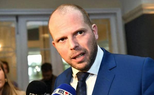 国际圈炸了个大瓜，比利时国防部长弗兰肯居然公开放狠话说，要是俄罗斯敢炸北约总部布