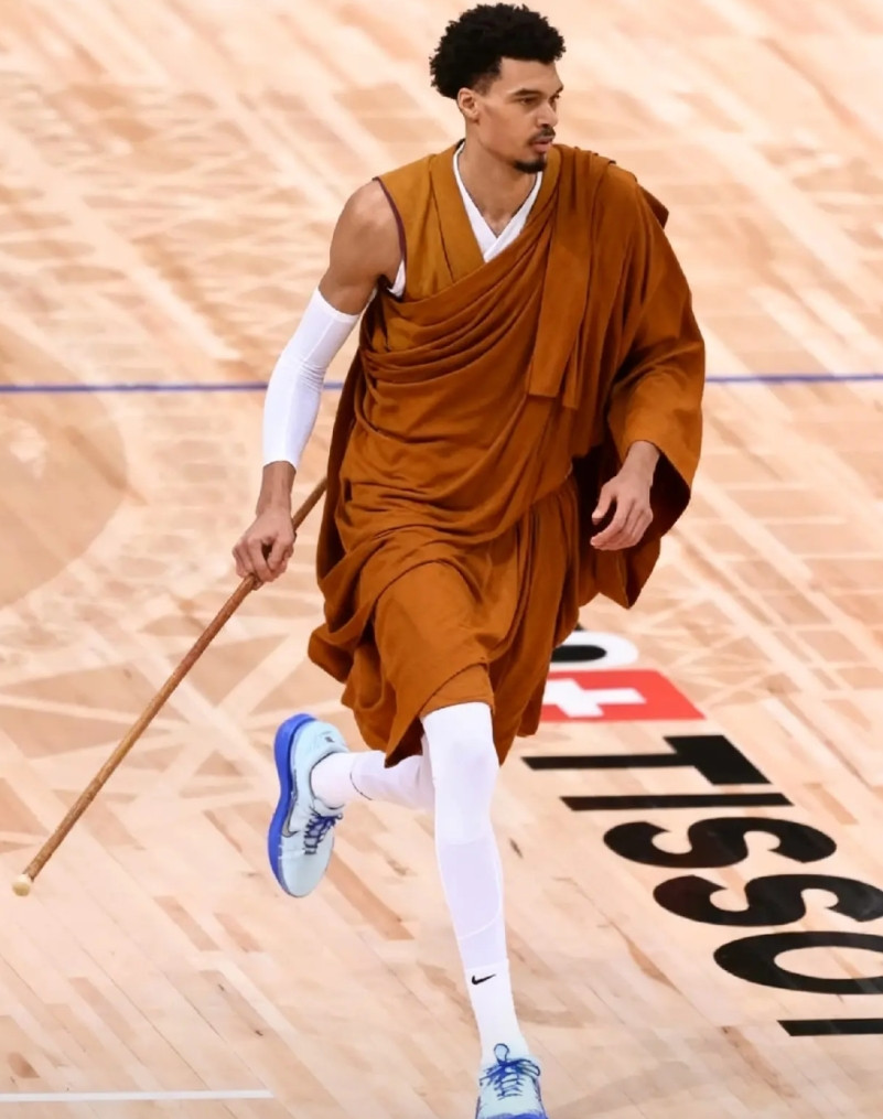 文班就这？马刺5连胜了，历史开局最好记录，上一场比赛文班还说要冲击这个记录，没