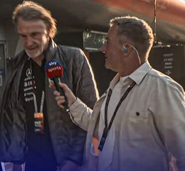 拉爵在上海F1大奖赛被问及曼联是否让卡里克转正时，拒绝评论“他做的非常出色”记者