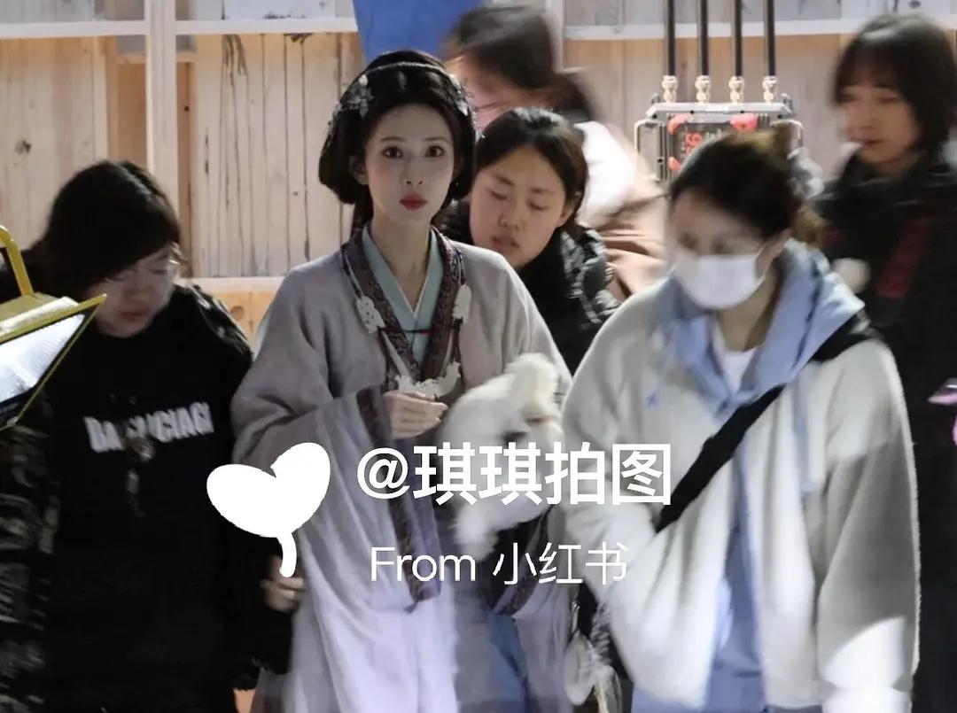 撞造型了吧，这真的不是杨紫吗🙉