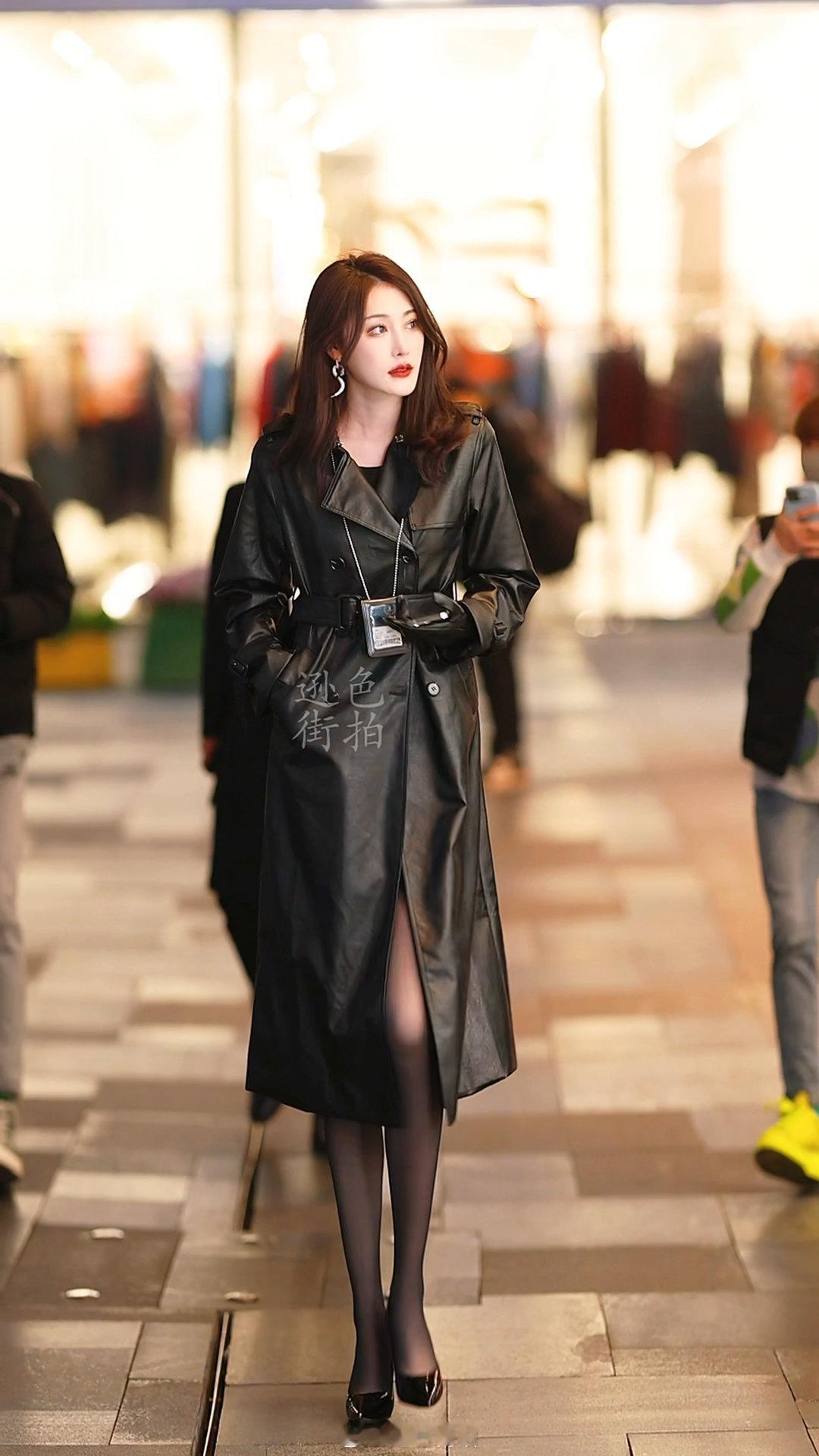 【成都街拍】正月初一，宝贝们早安！丨摄影拍照每日穿搭