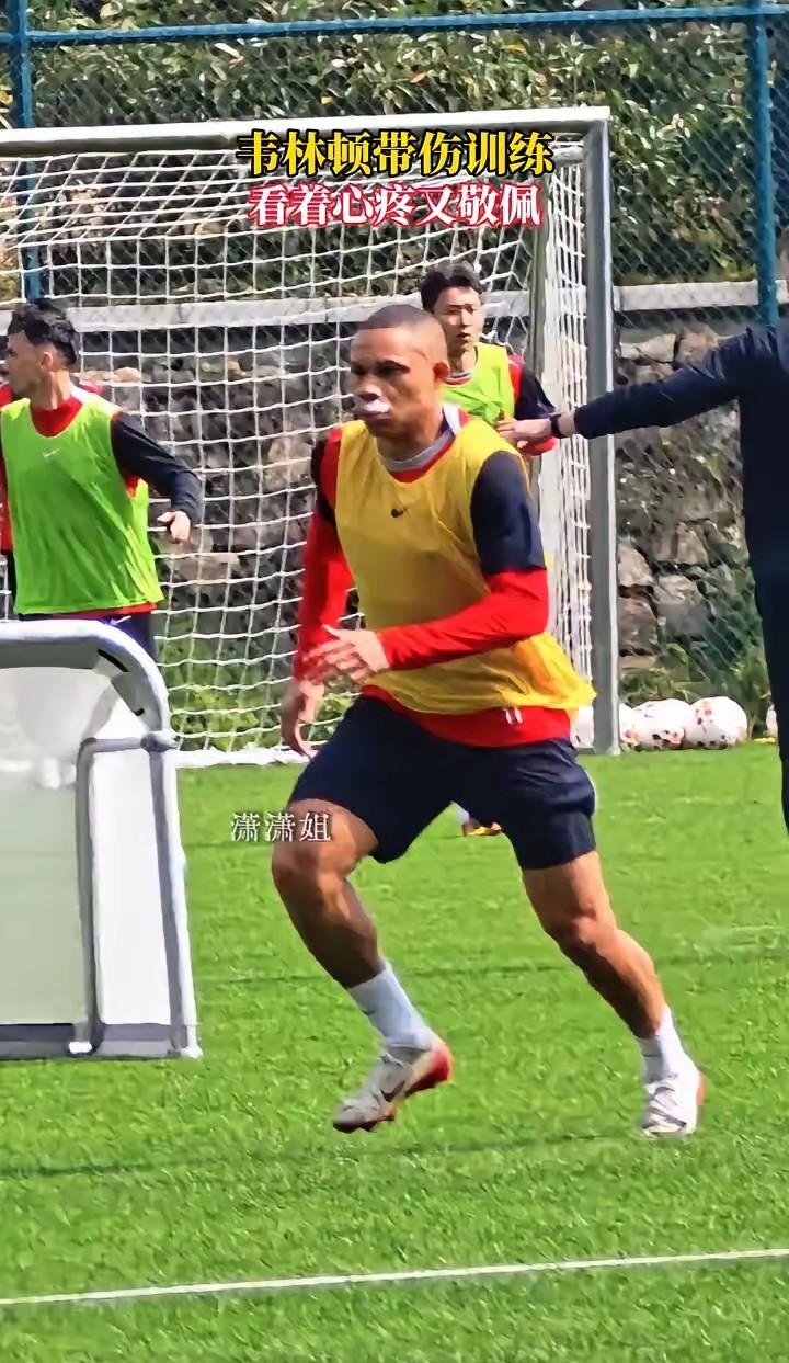 新赛季成都蓉城的精神领袖，不是队长韦世豪，也不是费利佩、罗慕洛、刘殿座，而是非新