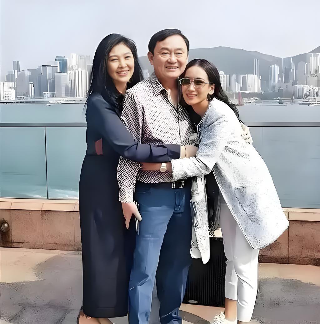 佩通坦与她父亲他信和姑姑英拉的性质完全不同。他信与英拉两人的罪名是涉及到了泰