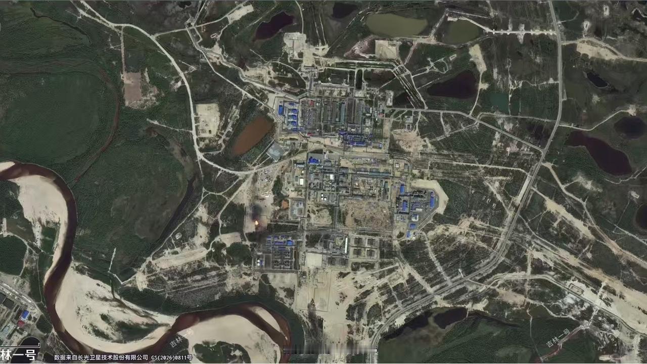 乌克兰再次刷新了远程攻击纪录。乌克兰国防企业“火点”的联合创始人，就发文表示，