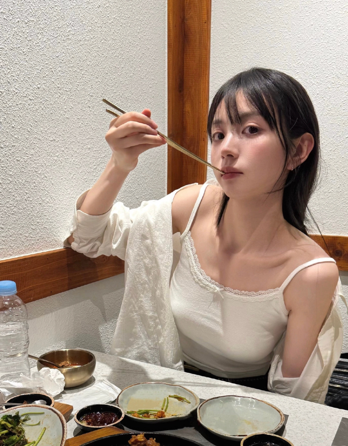 田曦薇今日自拍营业闲暇之余的休息时刻又幸福了田儿[吐舌头眯眼睛笑]​​​