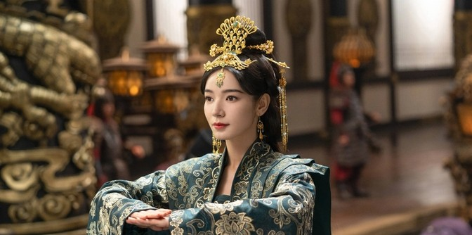 559年，皇帝高洋要庶母尔朱英娥侍寝，抱着她说：“你曾服侍过三任丈夫，多我一个又