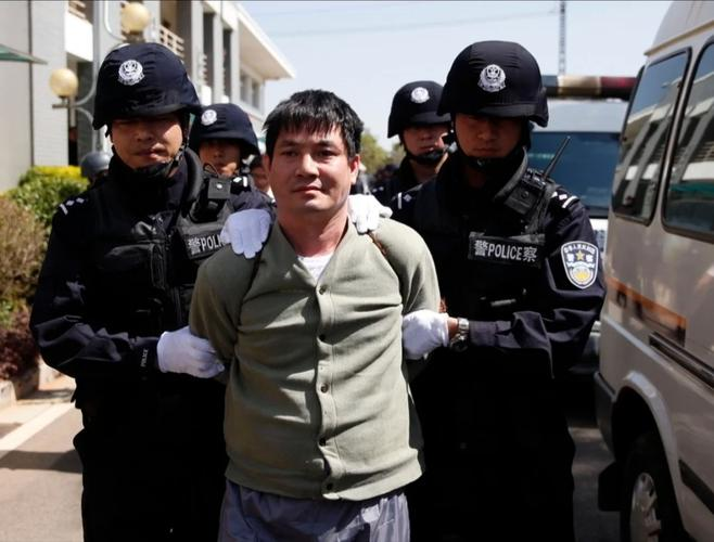 缅北四大家族难道不知道糯康的下场吗？他们知道，但他们赌自己不是糯康！而糯康当年也赌自己不是坤沙。主要