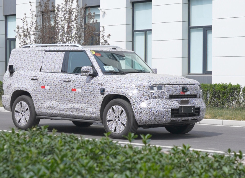 今天，魏总亲自发视频，给一台全新方盒子旗舰公开征名。但在我看来，这件事的重点，远