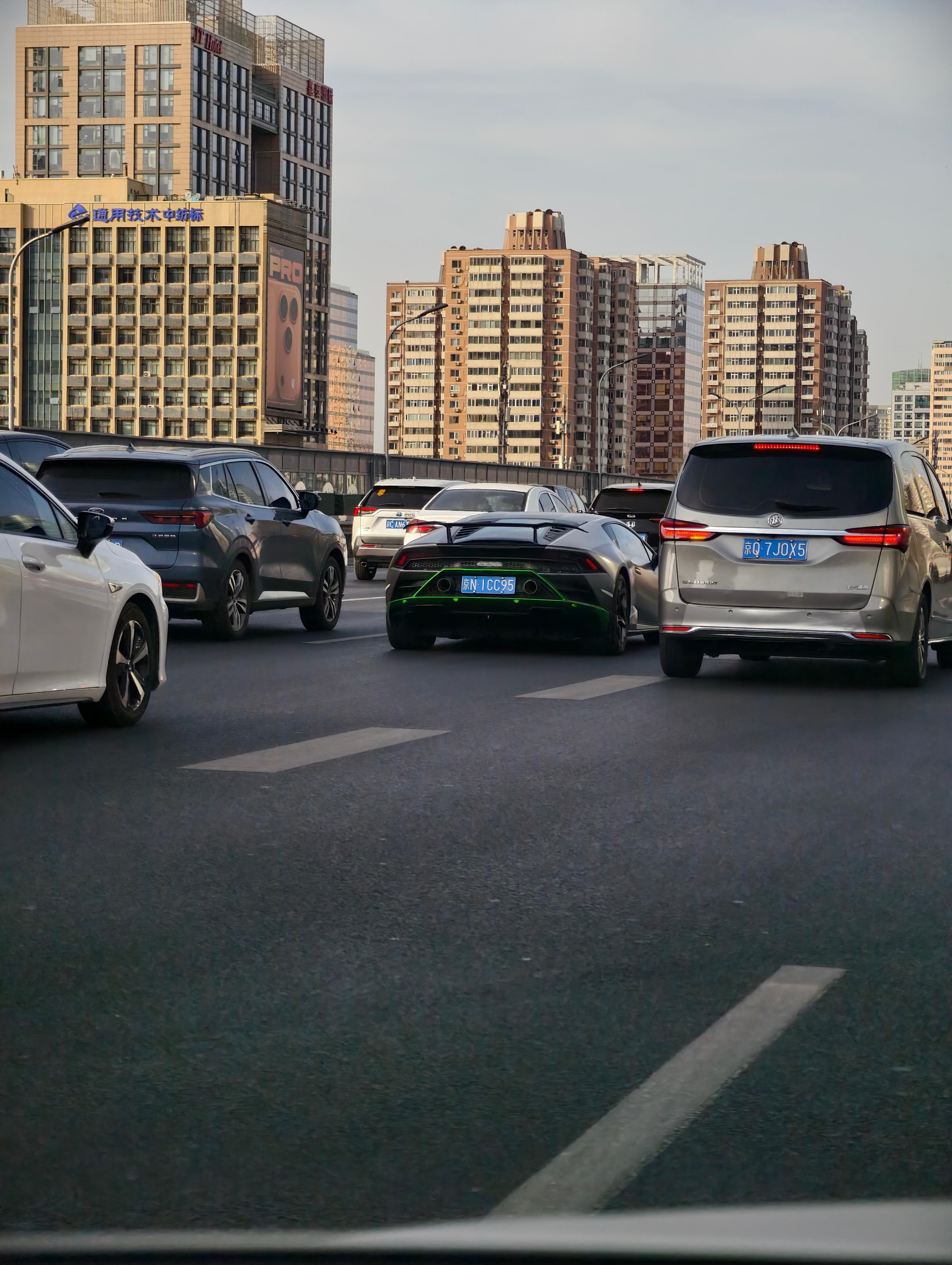 果然开工第一天，牛马都上街了你的下一台车北京