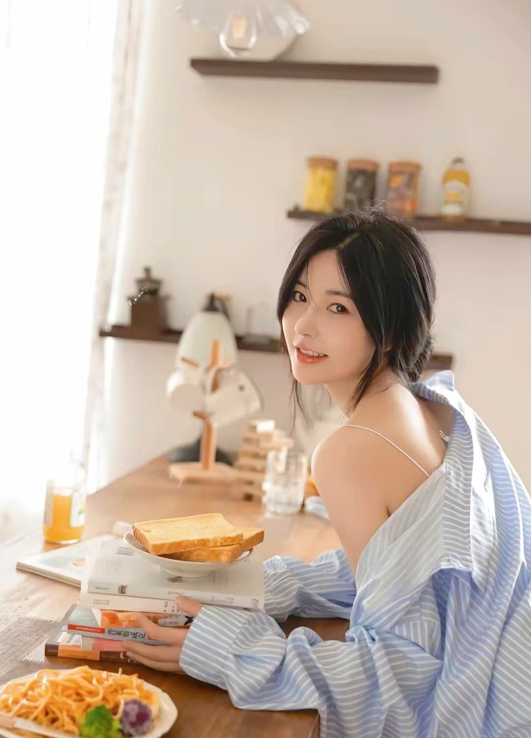 同事老公要离婚，她同意离婚，但是不要儿子，儿子必须跟父亲。她说；男孩很难共情母