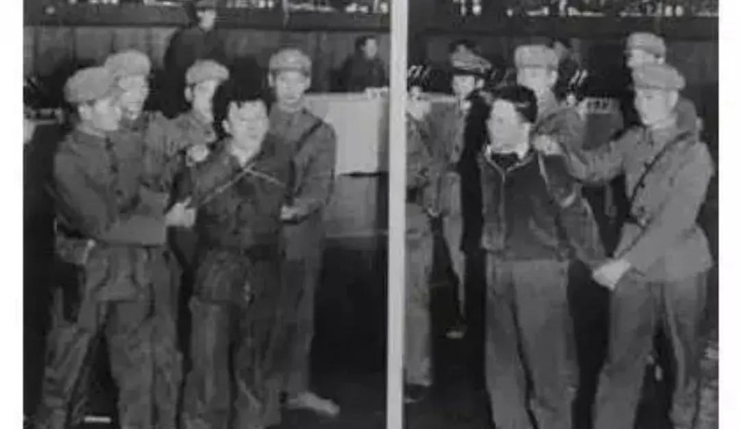 70年代末，公审大会，这两名“高干”子弟即将被绳之以法，左边的犯人名字叫熊紫平，