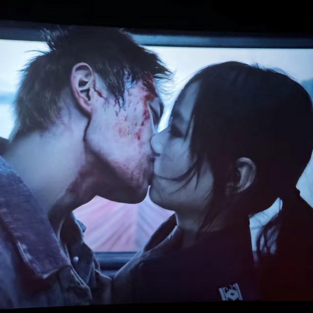 我有种预感，易烊千玺的粉丝要变了，不是因为易烊千玺拍吻戏脱粉了，而是大家喜欢他的