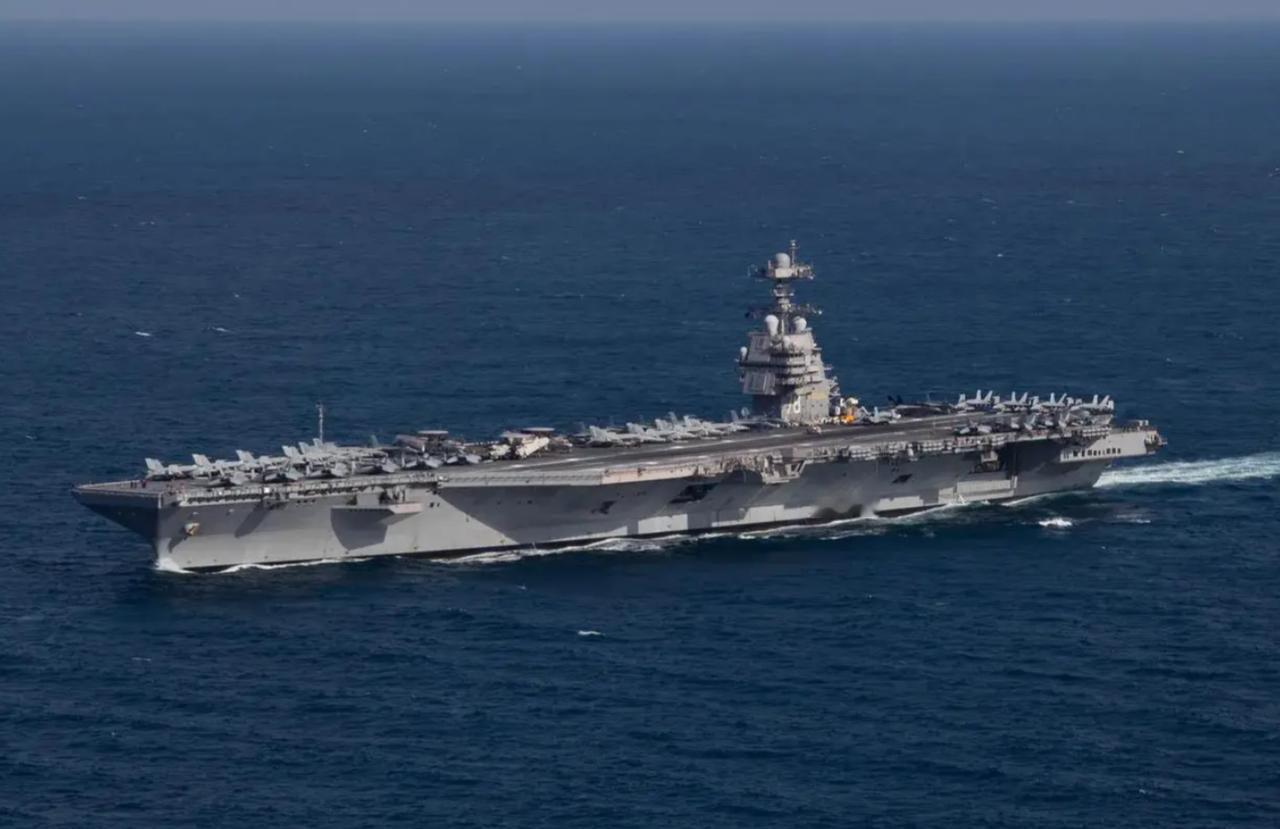 两周时间，布什号航母就到位了。拳师号两栖攻击舰也到位了。现在在阿拉伯海的