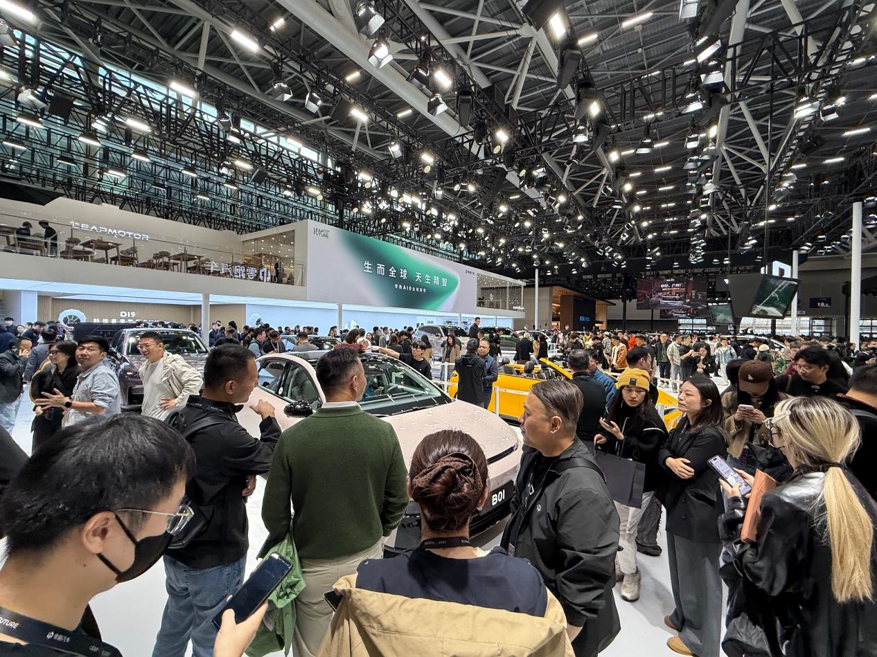 当轿跑来到10万级，会发生什么事？零跑Lafa5以堂堂正正的轿跑身份入市成了