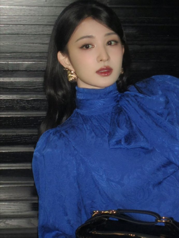 王楚然这造型是朴妍珍本珍吧！