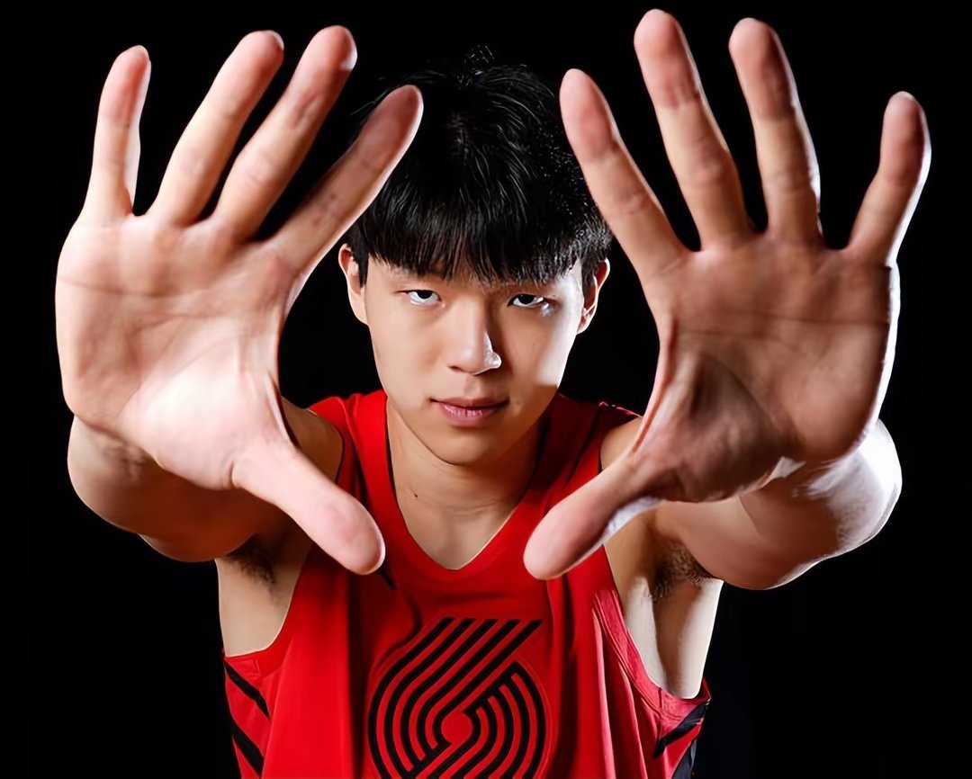 亚洲球员NBA的薪水榜，杨瀚森第三[并不简单][并不简单]1、姚明，状元，职业